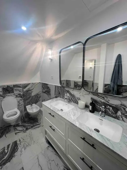 Paris : Studio Avenue Montaigne, Champs-Elysees Apartment 0*,  France